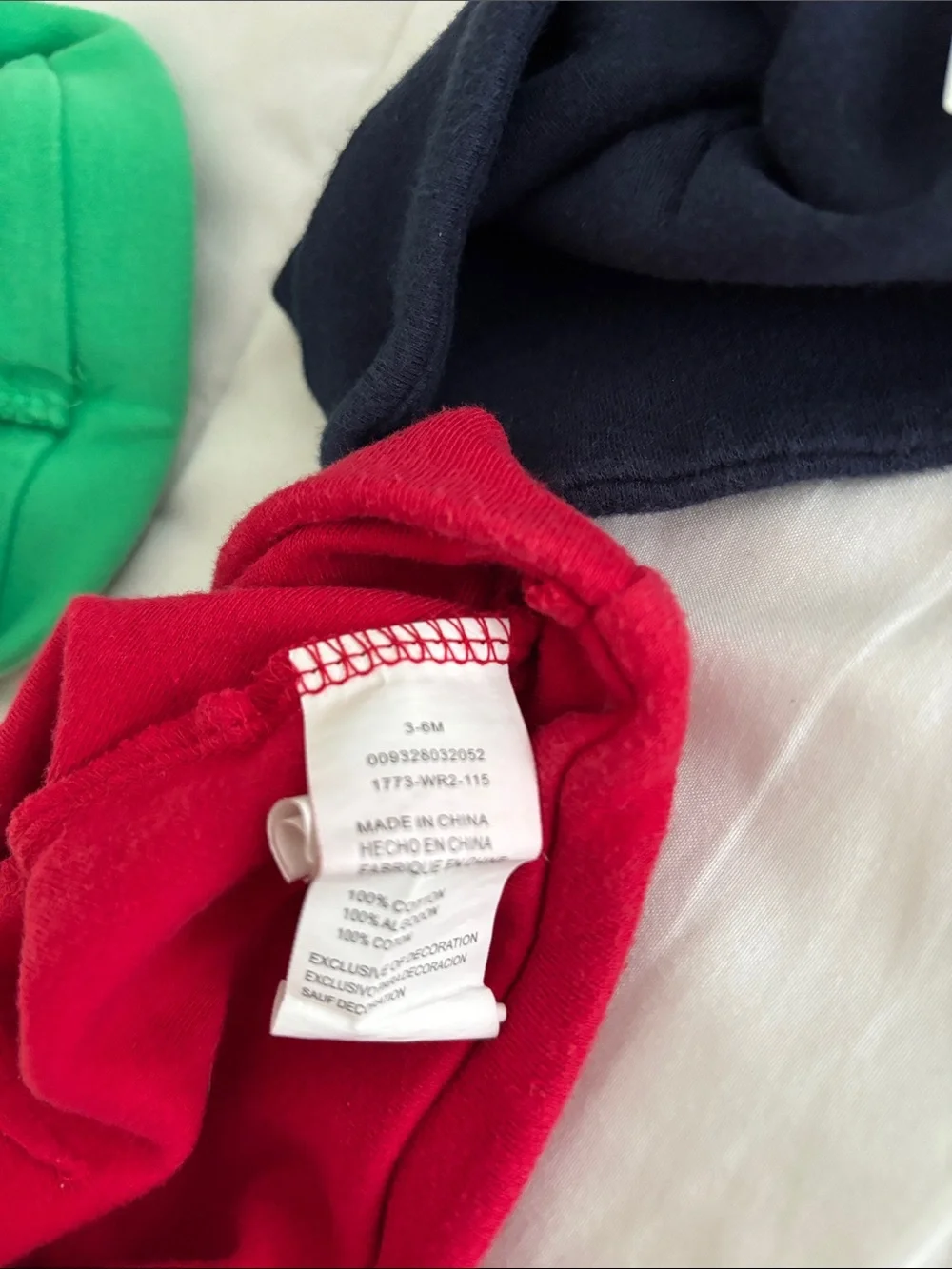 Nike Kids 3-Pack Beanies in Red, Black & Green